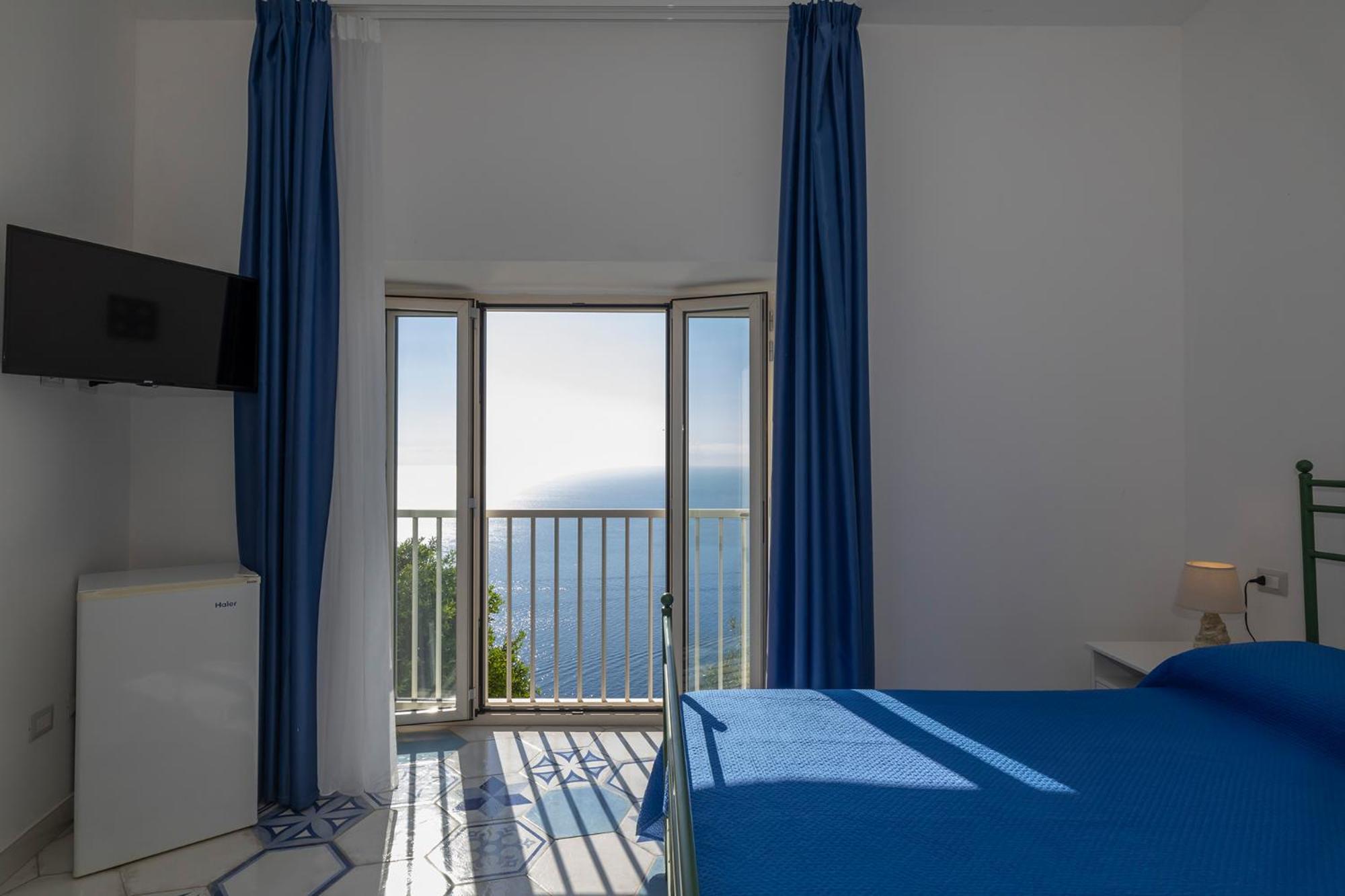 Tenuta La Picola Furore Rom bilde