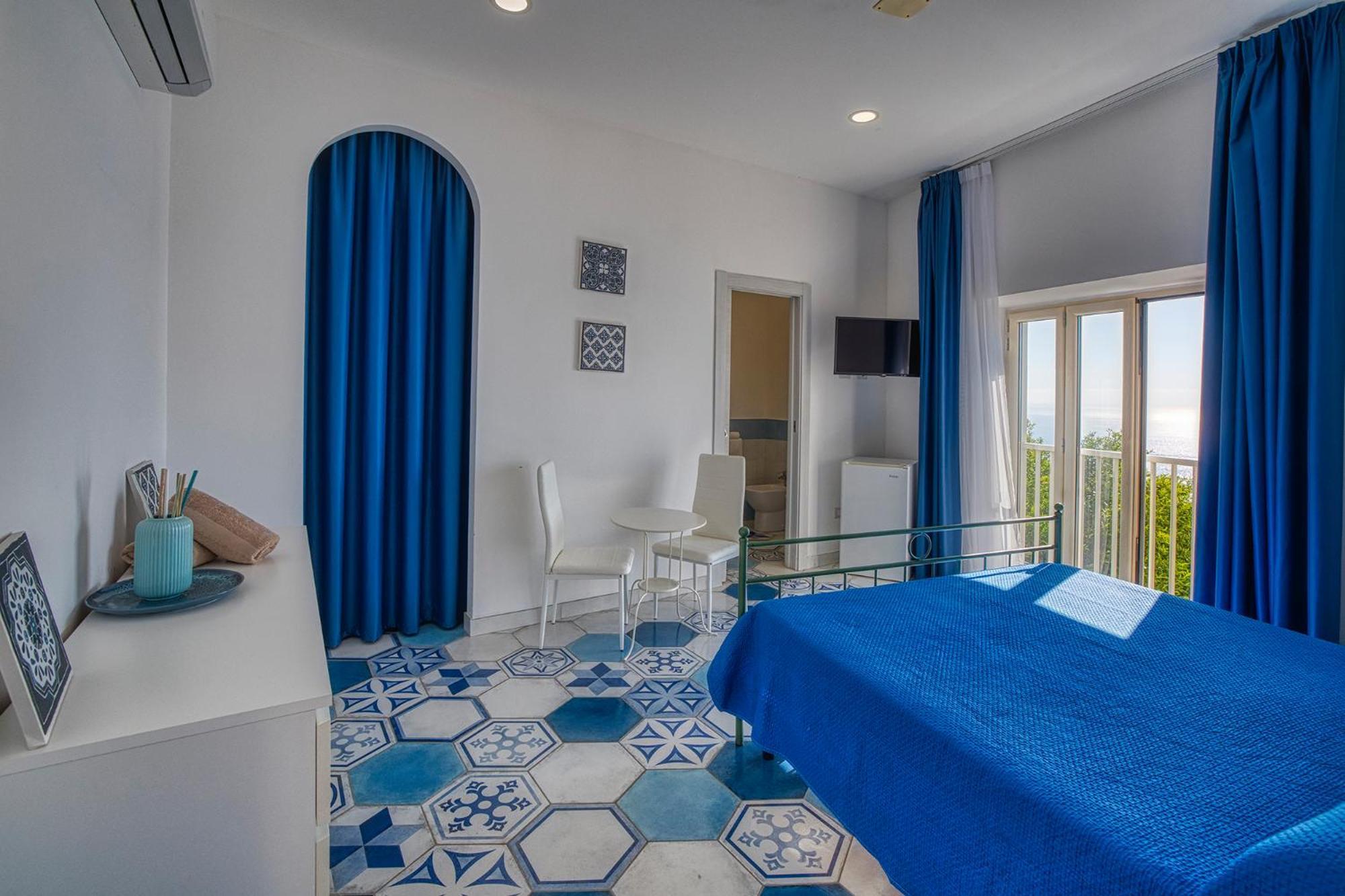 Tenuta La Picola Furore Rom bilde